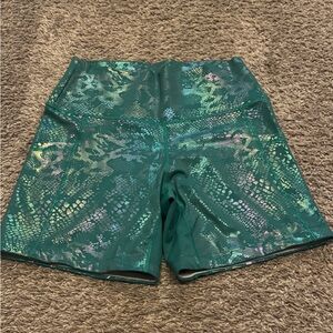 CVG Constantly Varied Gear biker shorts Glisten Here Green Snakeskin Sz Small